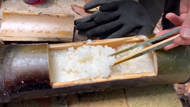 絶対失敗しない【竹筒ご飯の作り方】キャンプで竹飯ごうを作って飯盒炊さんに挑戦しよう | 千葉県勝浦｜リスッコ・ファミリーキャンプ場